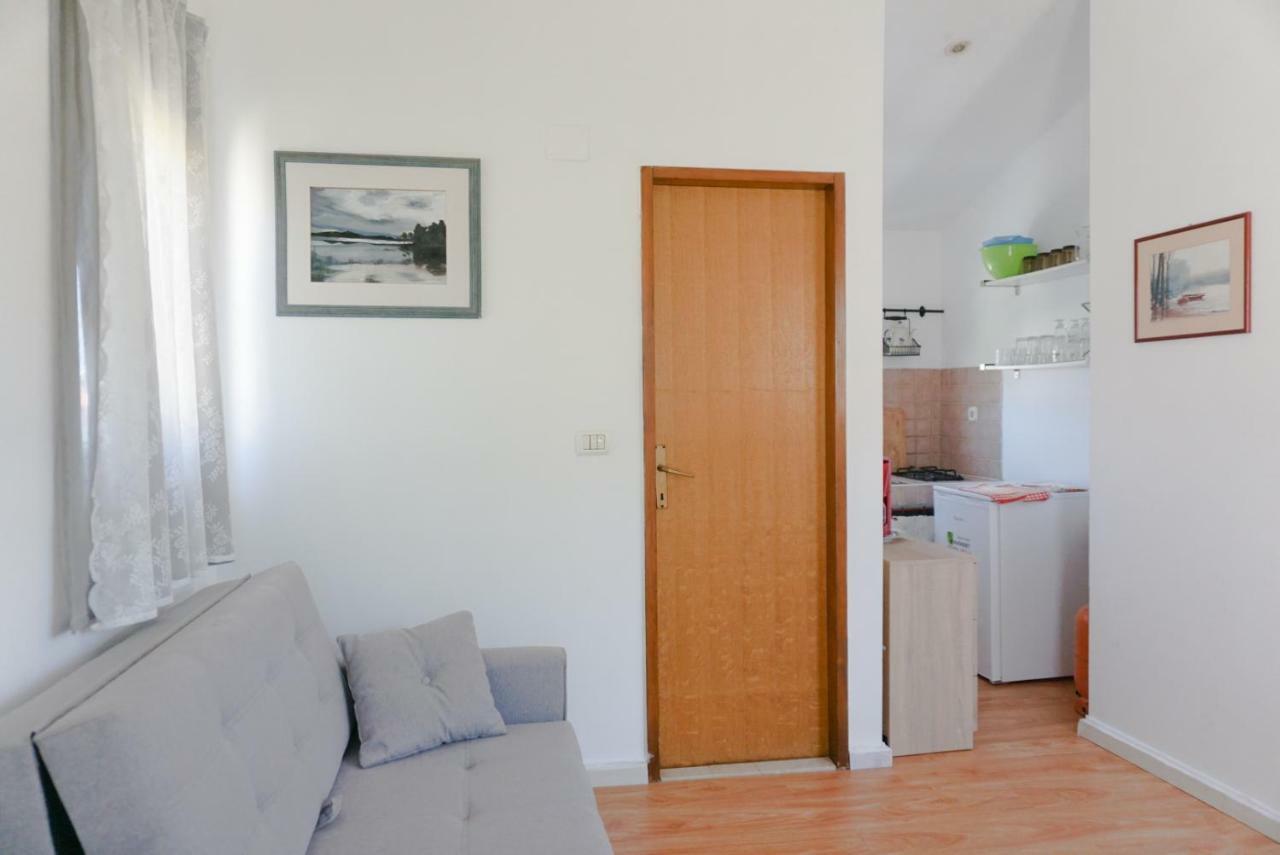Sonja Apartment Premantura Buitenkant foto